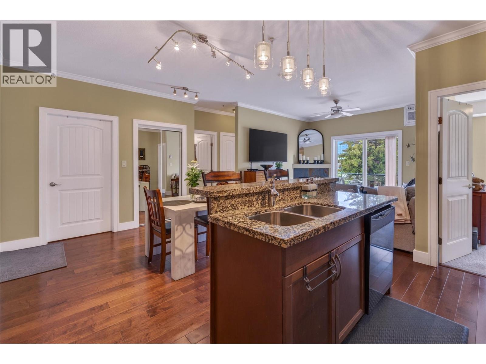 240 Wade Avenue W Avenue Unit# 305, Penticton, British Columbia  V2A 1T8 - Photo 9 - 10389058