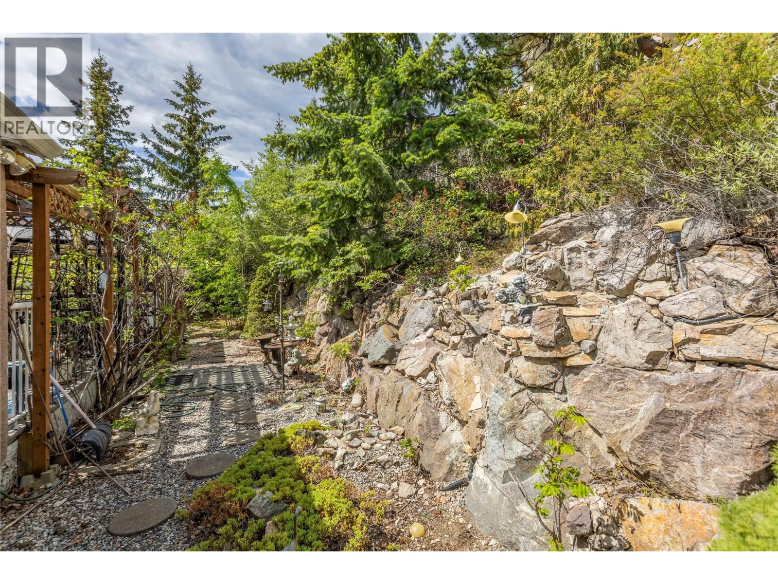 5220 Sutherland Road, Peachland, British Columbia  V0H 1X2 - Photo 39 - 10389003