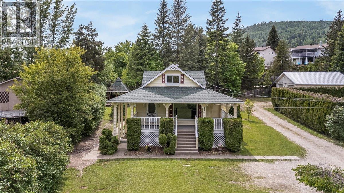 25 Davis Avenue, fruitvale, British Columbia