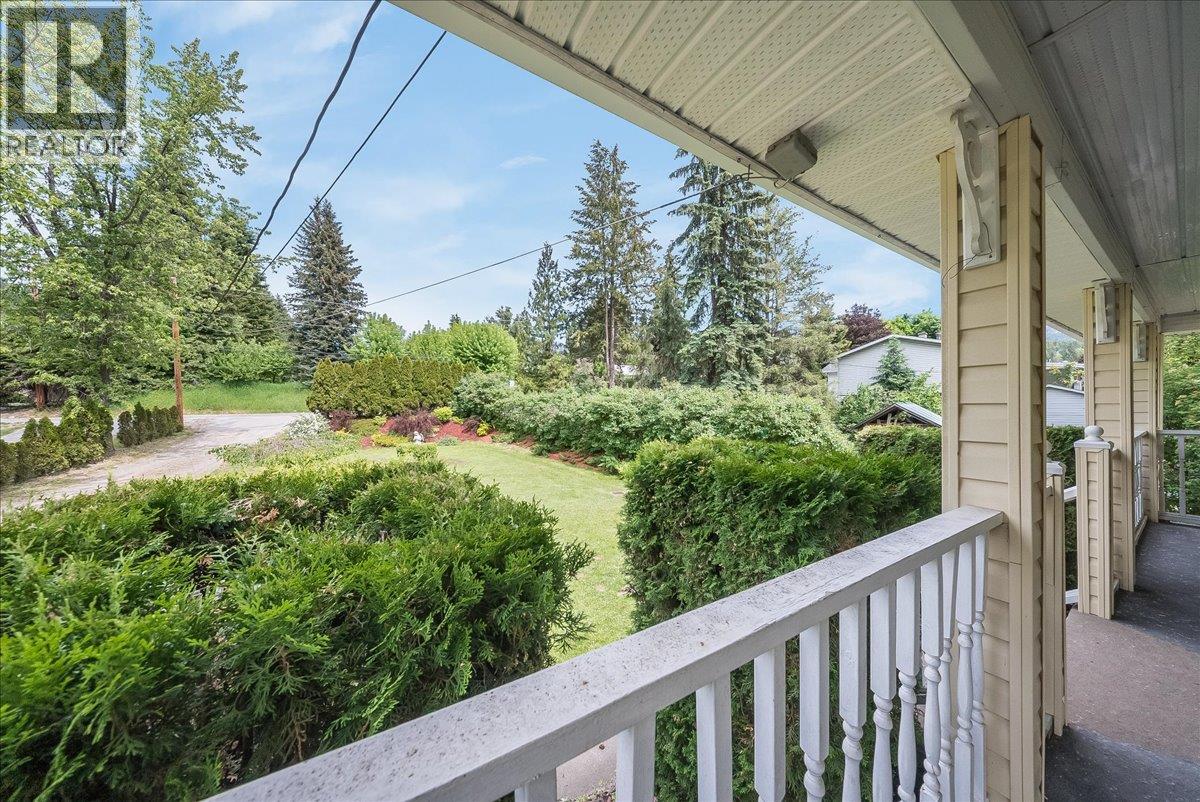 25 Davis Avenue, Fruitvale, British Columbia  V0G 1L0 - Photo 12 - 10388898