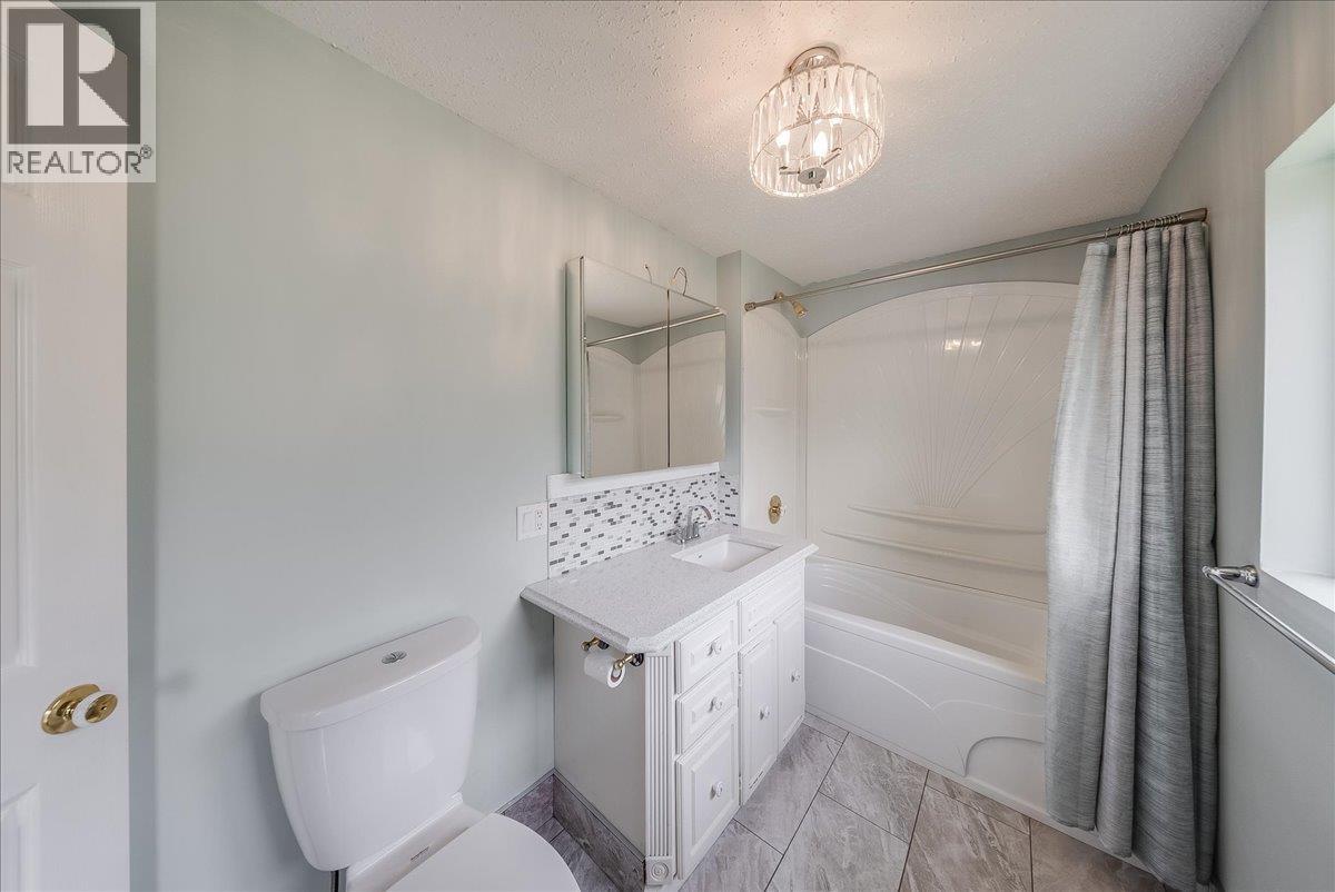 25 Davis Avenue, Fruitvale, British Columbia  V0G 1L0 - Photo 36 - 10388898