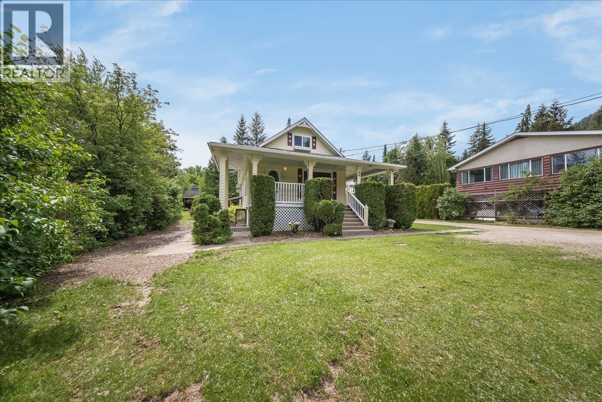 25 Davis Avenue, Fruitvale, British Columbia  V0G 1L0 - Photo 7 - 10388898