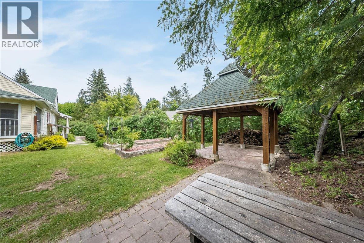 25 Davis Avenue, Fruitvale, British Columbia  V0G 1L0 - Photo 70 - 10388898