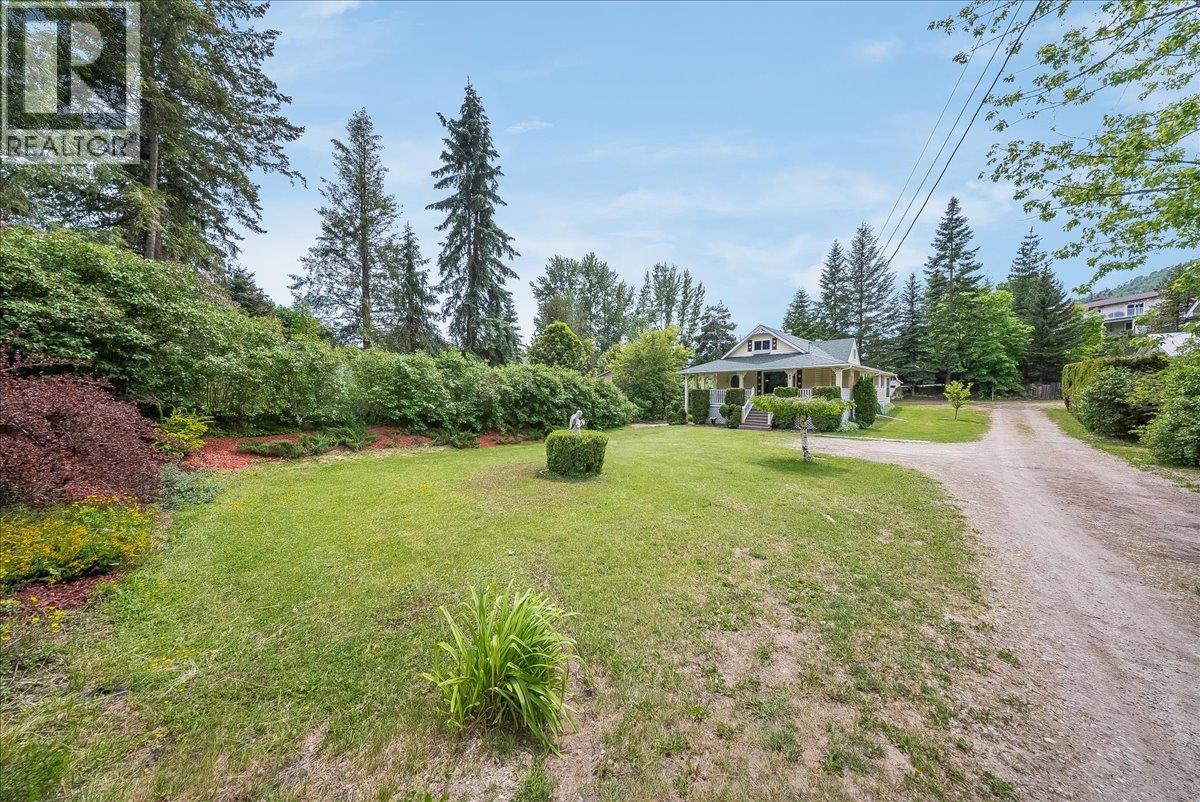 25 Davis Avenue, Fruitvale, British Columbia  V0G 1L0 - Photo 8 - 10388898