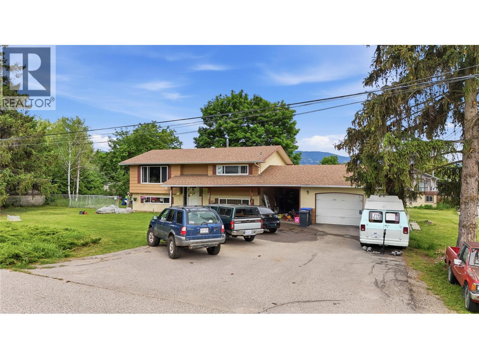 157-163 Cariboo Road, kelowna, British Columbia