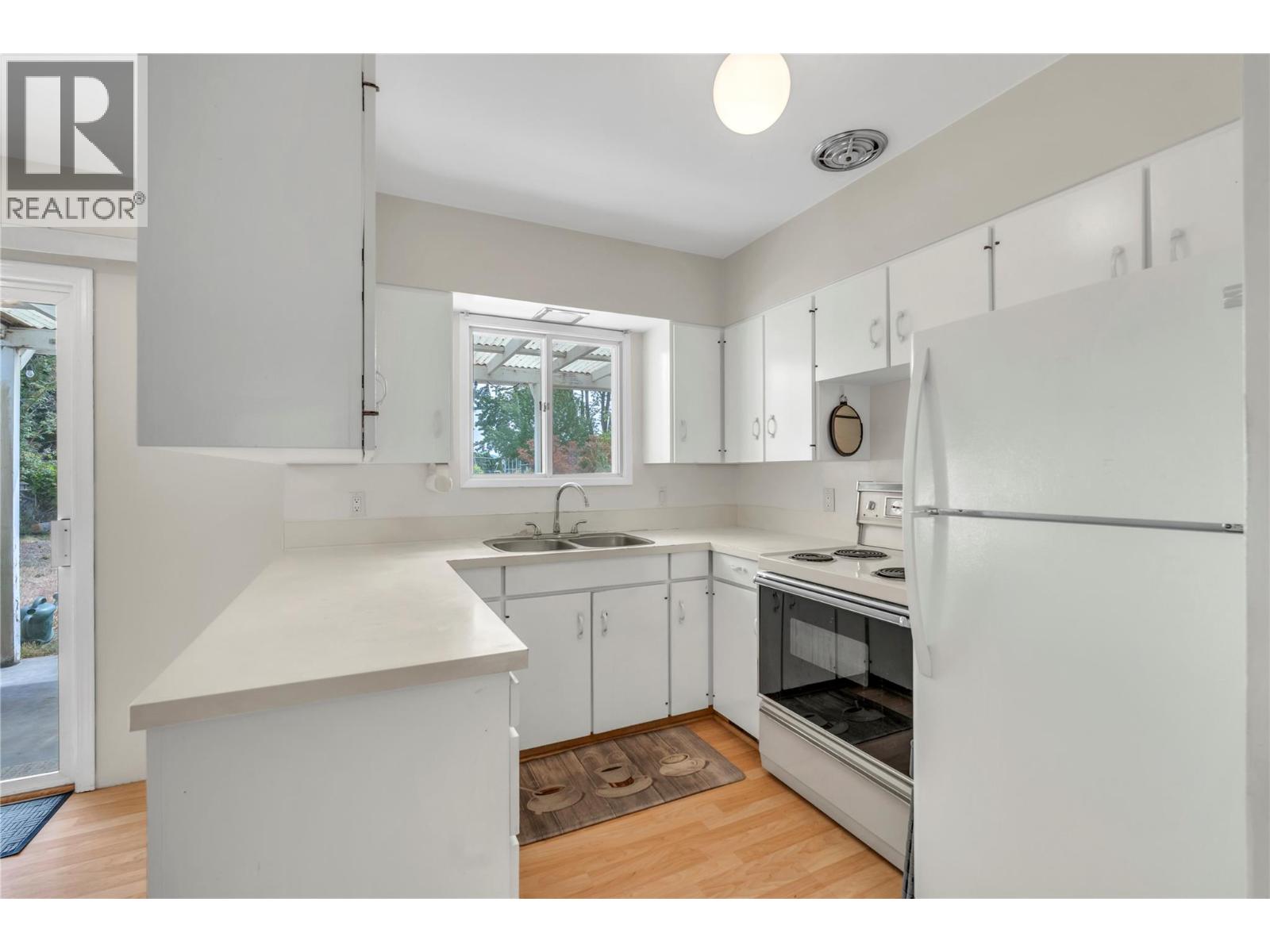 146 Mcculloch Drive, Penticton, British Columbia  V2A 3P7 - Photo 11 - 10389149