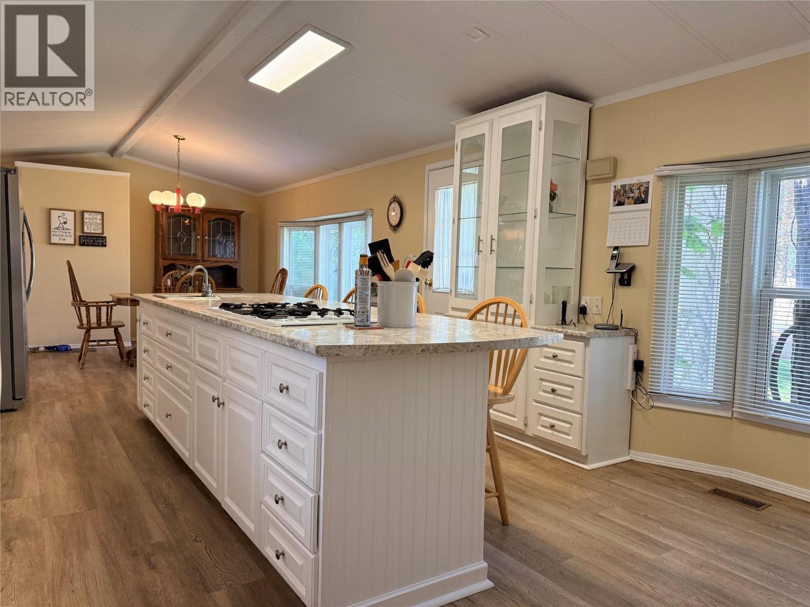 6240 Vine Road, Grand Forks, British Columbia  V0H 1H4 - Photo 9 - 10388255