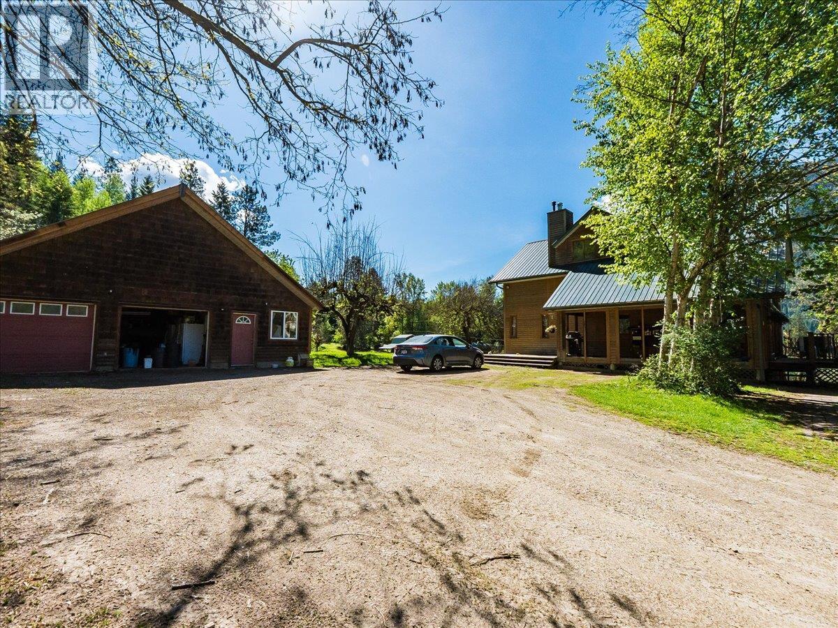 2960 Upper Slocan Park Road, Slocan Park, British Columbia  V0G 2E0 - Photo 12 - 10388800