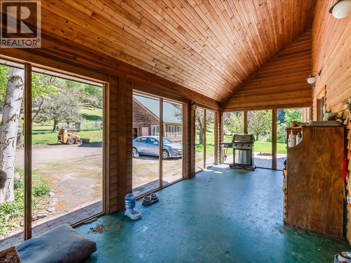 2960 Upper Slocan Park Road, Slocan Park, British Columbia  V0G 2E0 - Photo 16 - 10388800