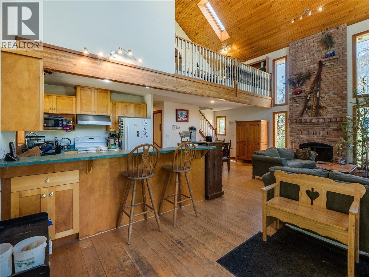 2960 Upper Slocan Park Road, Slocan Park, British Columbia  V0G 2E0 - Photo 17 - 10388800
