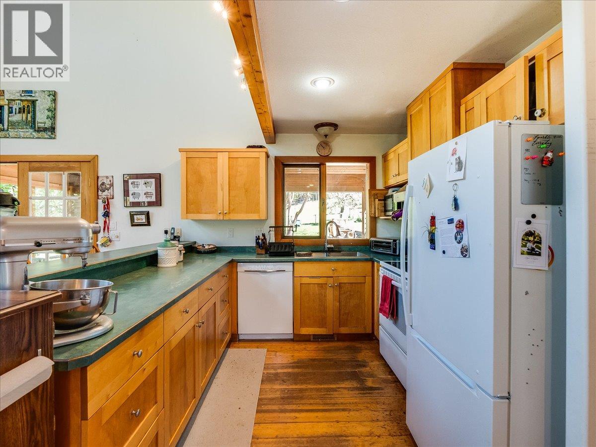 2960 Upper Slocan Park Road, Slocan Park, British Columbia  V0G 2E0 - Photo 20 - 10388800