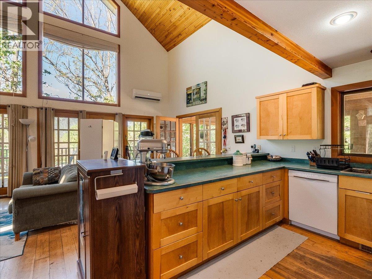 2960 Upper Slocan Park Road, Slocan Park, British Columbia  V0G 2E0 - Photo 21 - 10388800