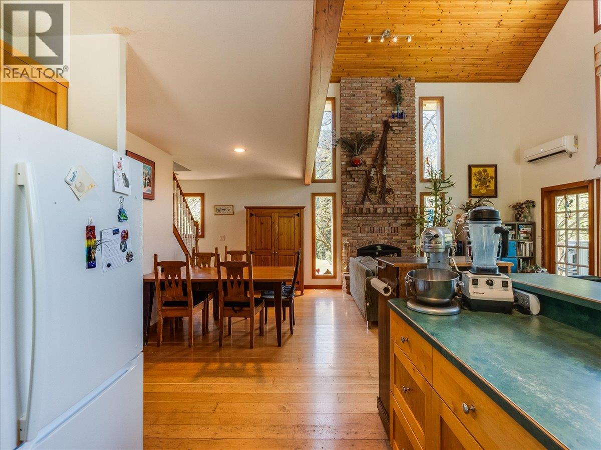 2960 Upper Slocan Park Road, Slocan Park, British Columbia  V0G 2E0 - Photo 23 - 10388800