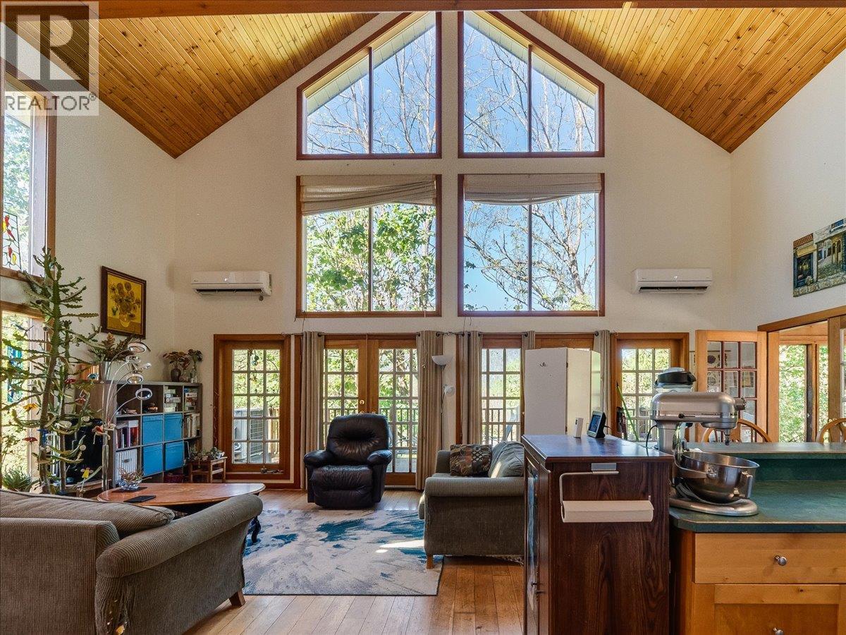 2960 Upper Slocan Park Road, Slocan Park, British Columbia  V0G 2E0 - Photo 24 - 10388800