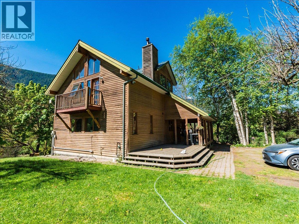 2960 Upper Slocan Park Road, Slocan Park, British Columbia  V0G 2E0 - Photo 3 - 10388800
