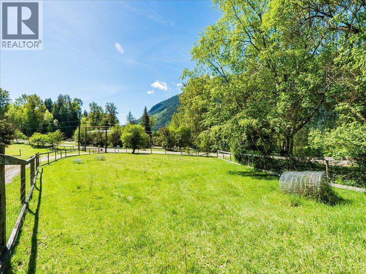 2960 Upper Slocan Park Road, Slocan Park, British Columbia  V0G 2E0 - Photo 63 - 10388800