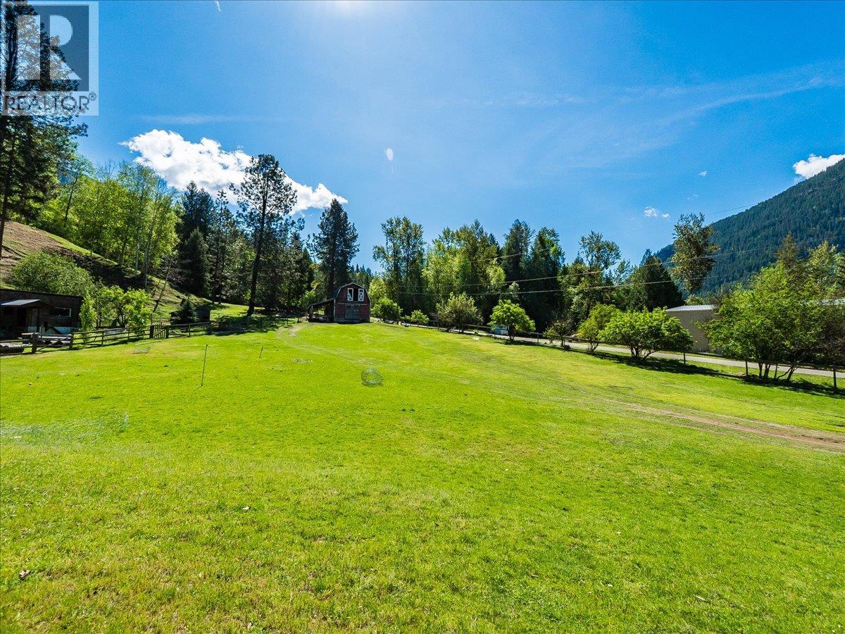 2960 Upper Slocan Park Road, Slocan Park, British Columbia  V0G 2E0 - Photo 7 - 10388800