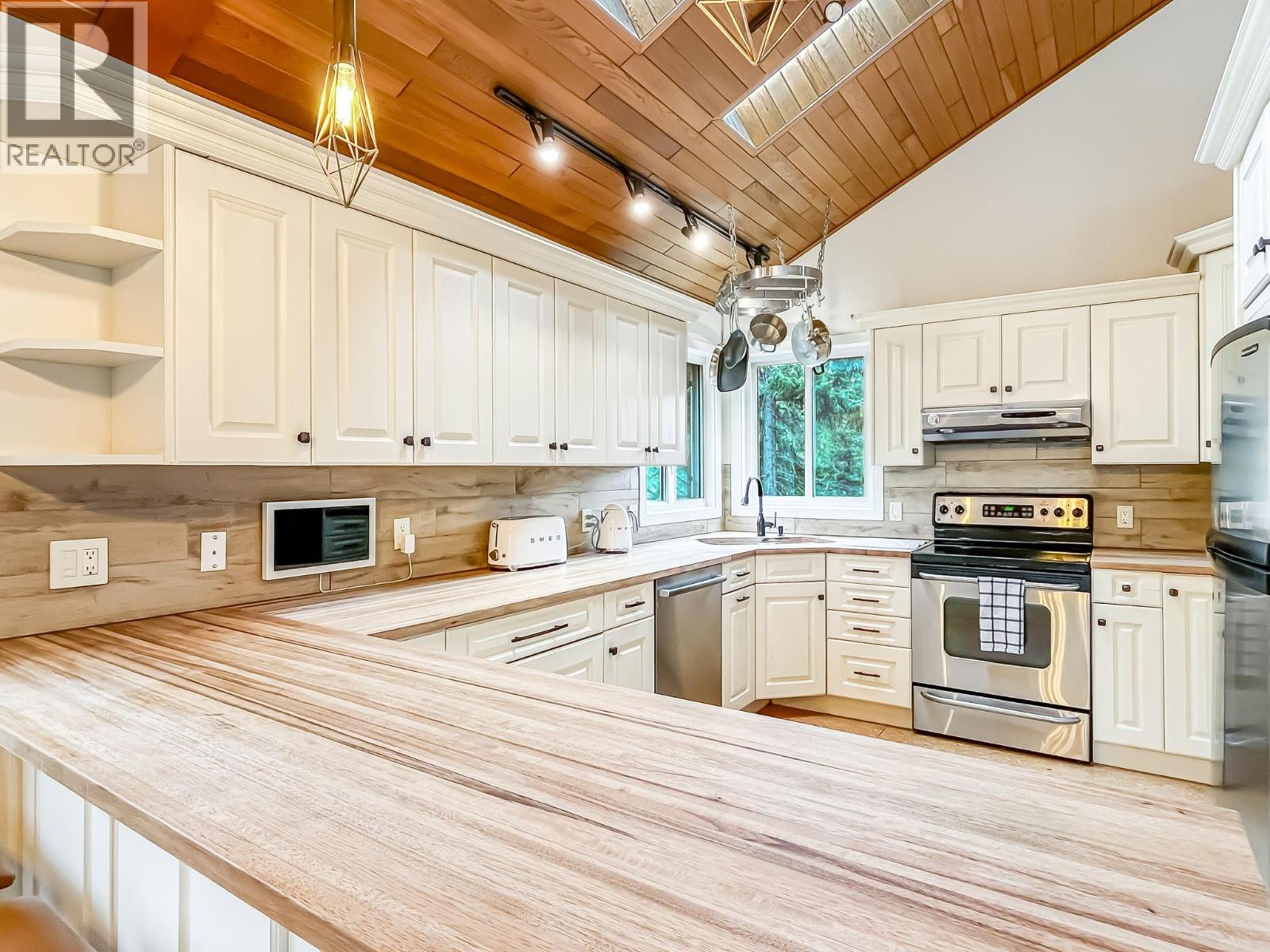 442 Clifton Road N, Kelowna, British Columbia  V1V 1H1 - Photo 4 - 10388813