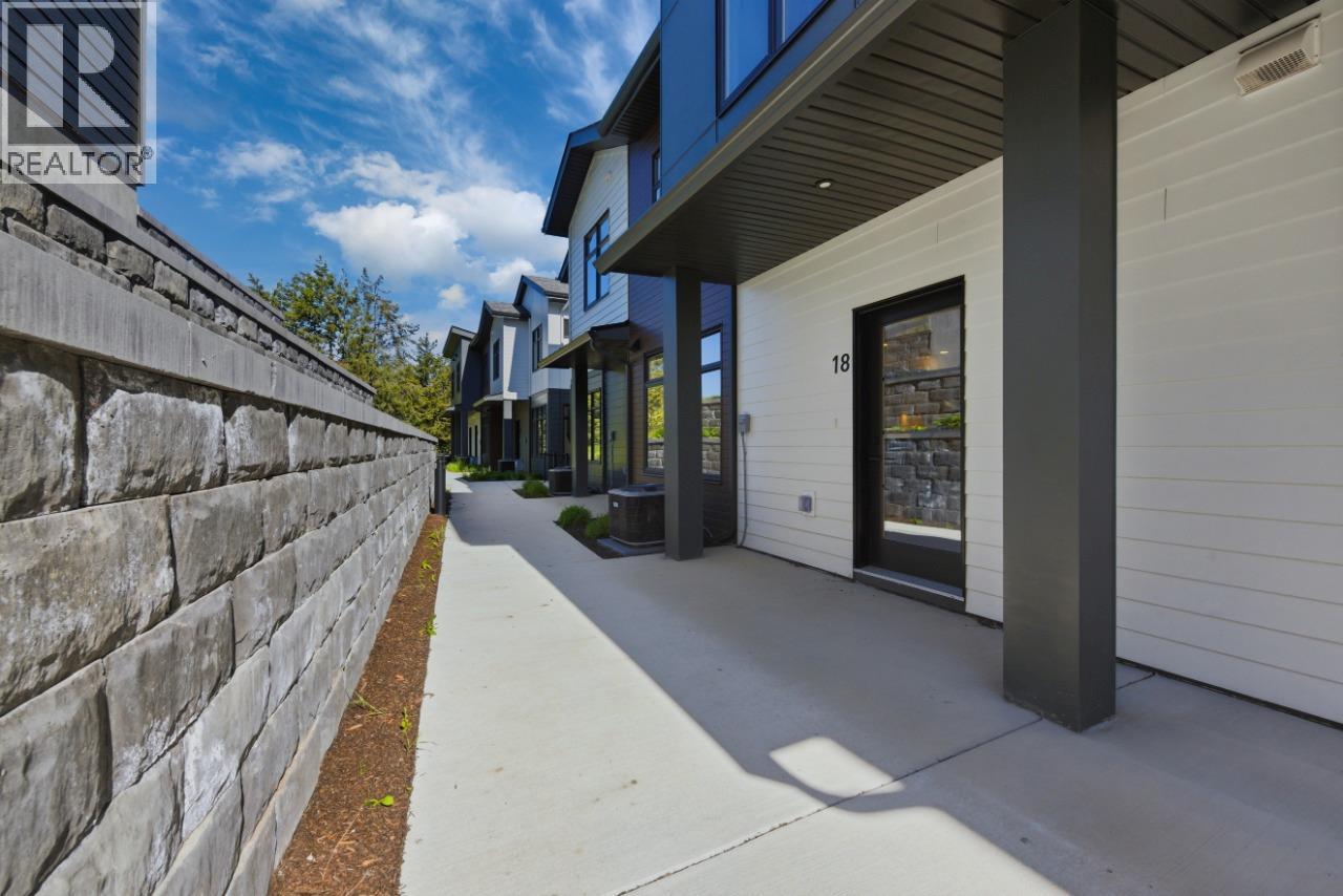 7599 Klinger Road Unit# 18, Okanagan Landing, British Columbia  V1H 0B2 - Photo 8 - 10389178