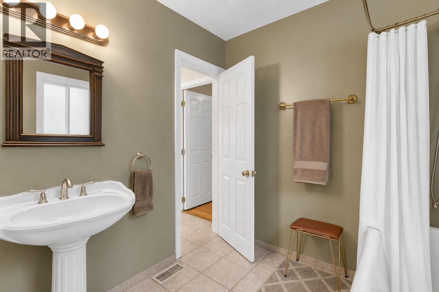1967 Abbott Street, Kelowna, British Columbia  V1Y 1B8 - Photo 18 - 10388829