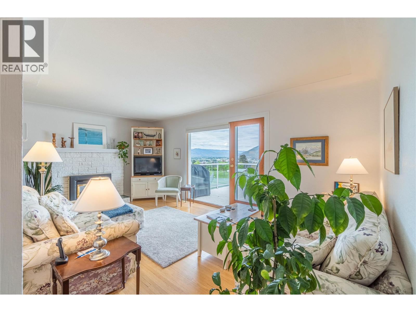 718 Fraser Crescent, Kamloops, British Columbia  V2C 3H9 - Photo 3 - 10388914