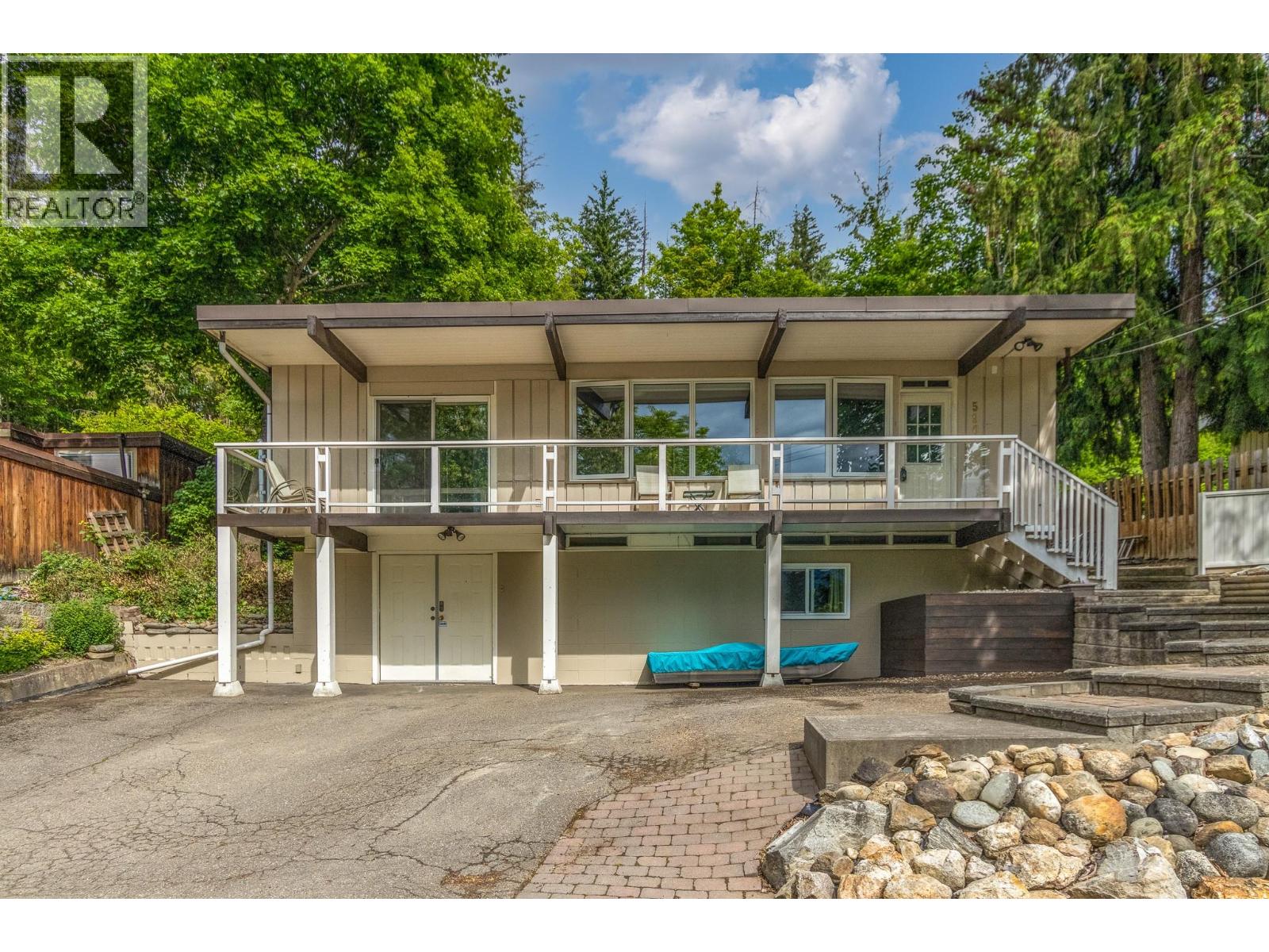 590 8 Street SE, salmon arm, British Columbia