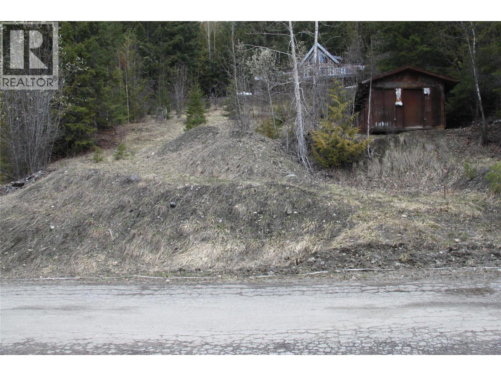 397 Aspen Road, anglemont, British Columbia