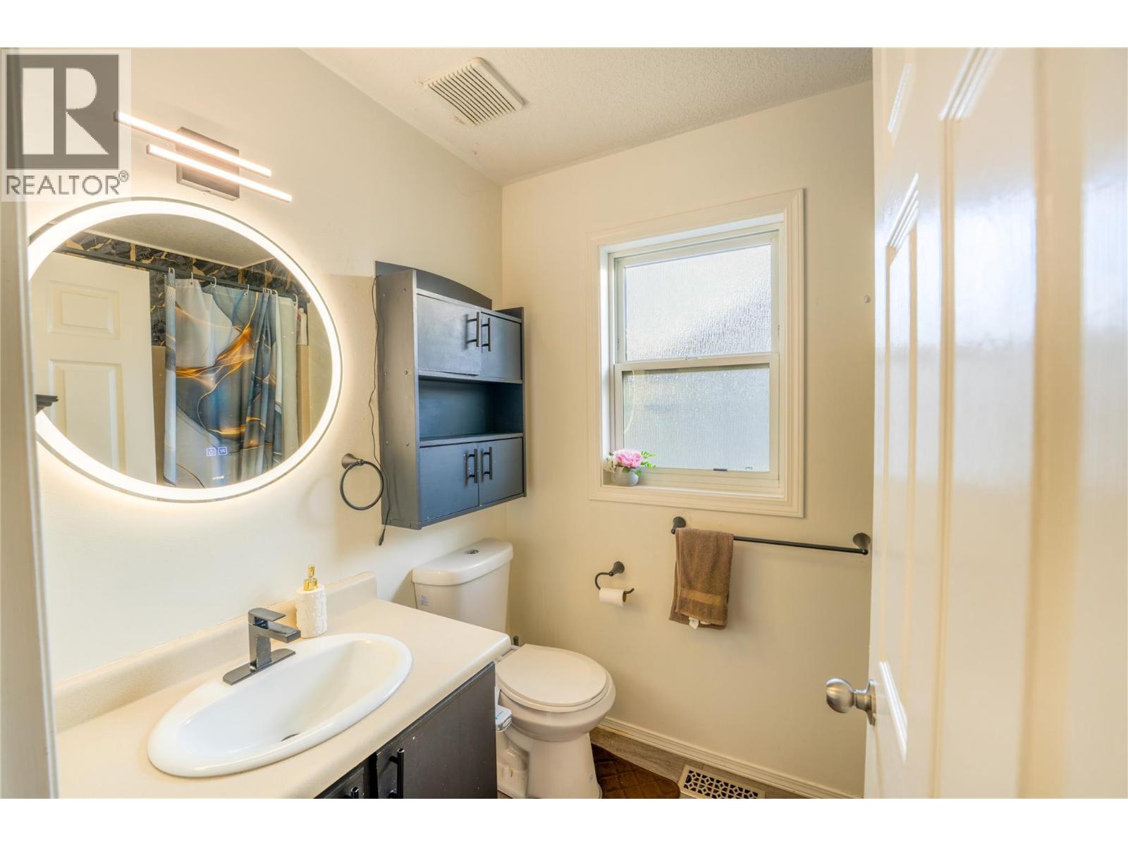 4204 Okanagan Avenue, Vernon, British Columbia  V1T 8R4 - Photo 33 - 10389200