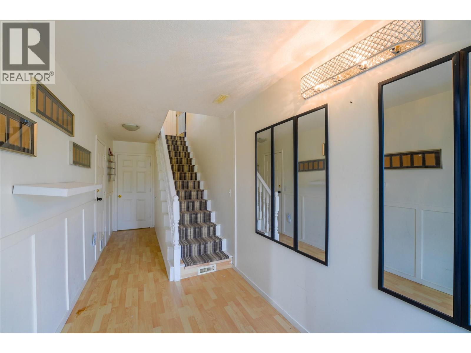 4204 Okanagan Avenue, Vernon, British Columbia  V1T 8R4 - Photo 4 - 10389200