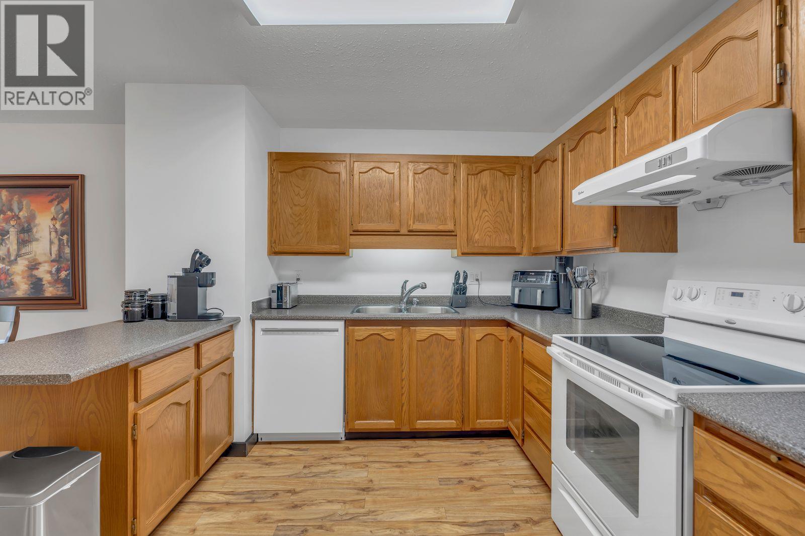 262 Kinney Avenue Unit# 313, Penticton, British Columbia  V2A 3N9 - Photo 5 - 10389195
