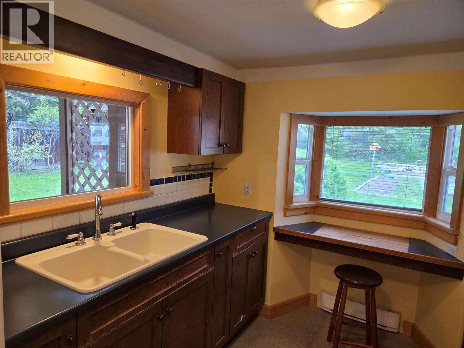 1064 Richter Avenue, Hedley, British Columbia  V0X 1K0 - Photo 2 - 10389219