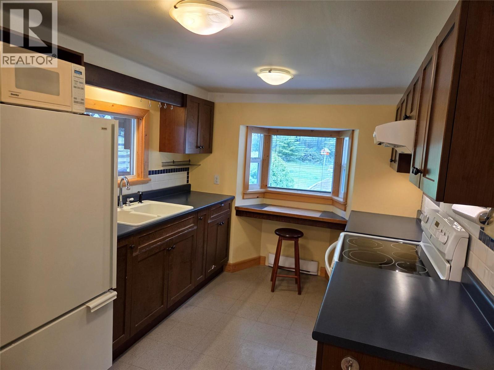 1064 Richter Avenue, Hedley, British Columbia  V0X 1K0 - Photo 3 - 10389219