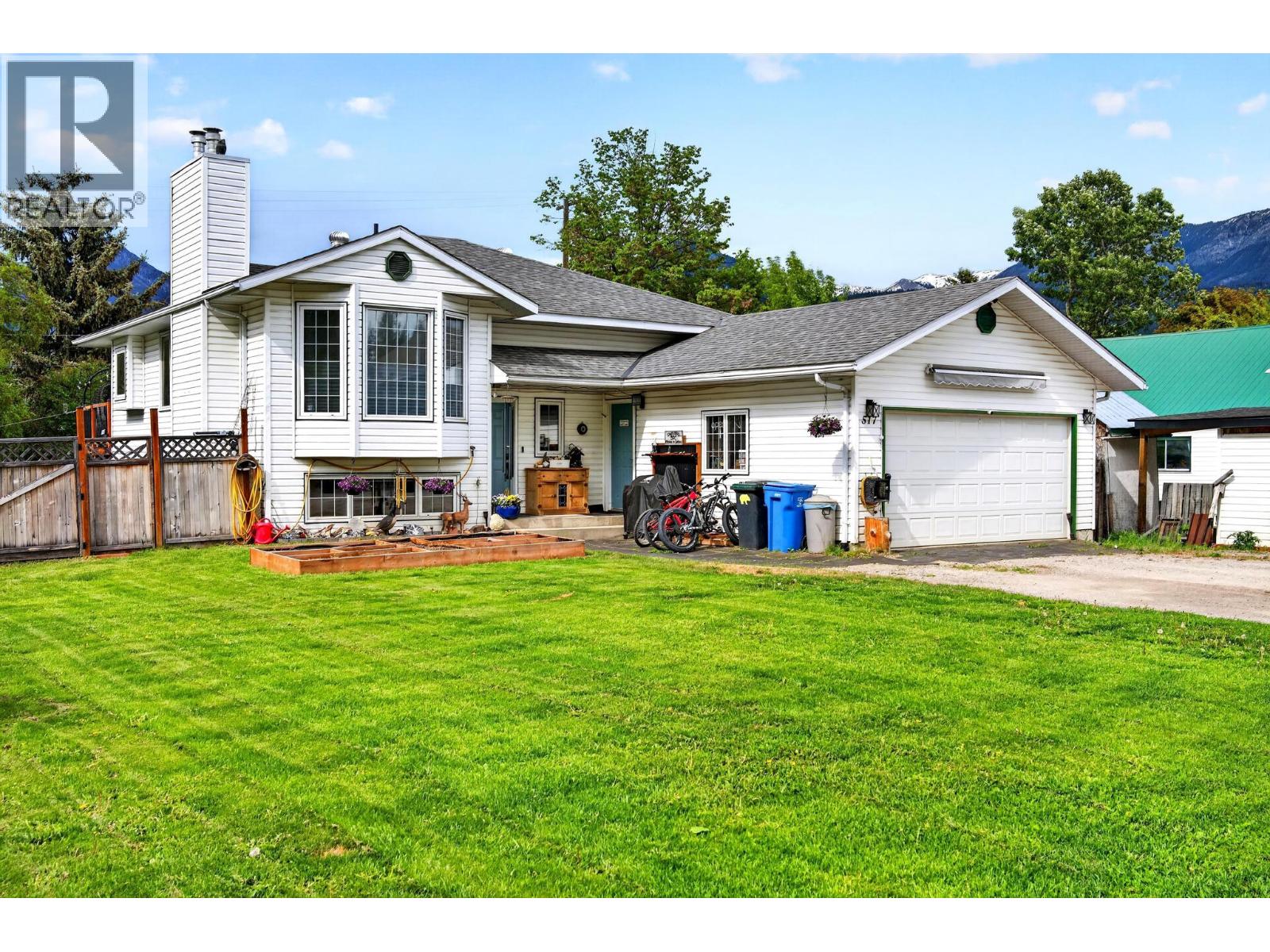 517 12th Street S, golden, British Columbia