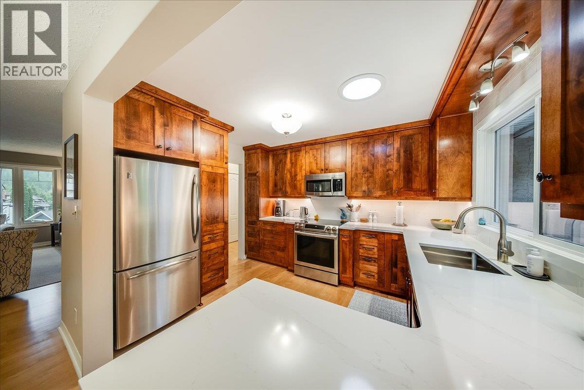2321 Mcbride Street, Trail, British Columbia  V1R 3A6 - Photo 18 - 10389043