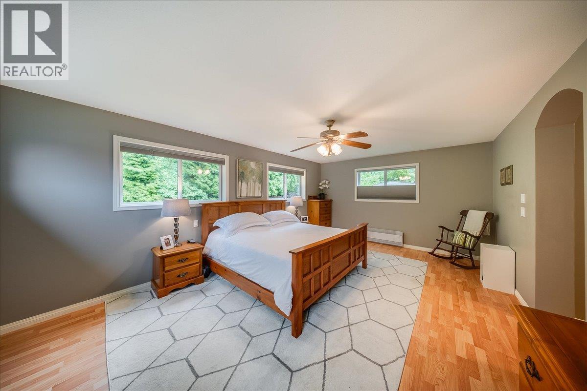 2321 Mcbride Street, Trail, British Columbia  V1R 3A6 - Photo 24 - 10389043