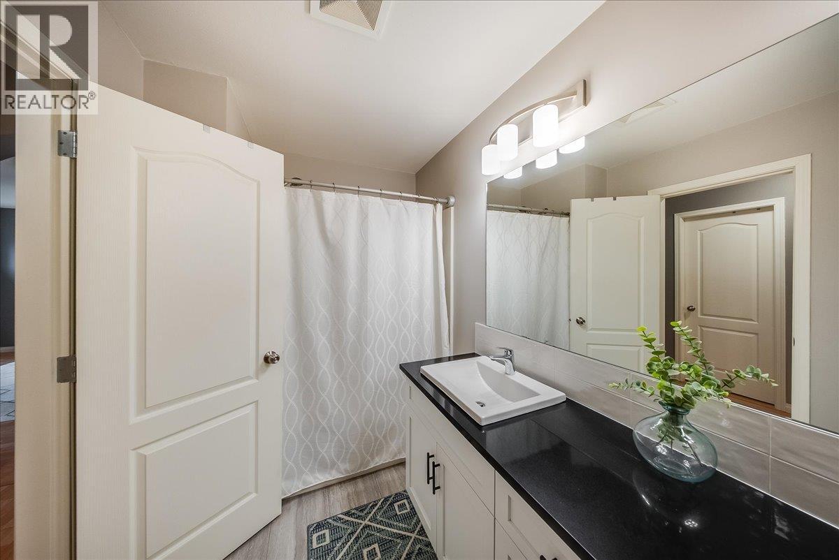 2321 Mcbride Street, Trail, British Columbia  V1R 3A6 - Photo 32 - 10389043