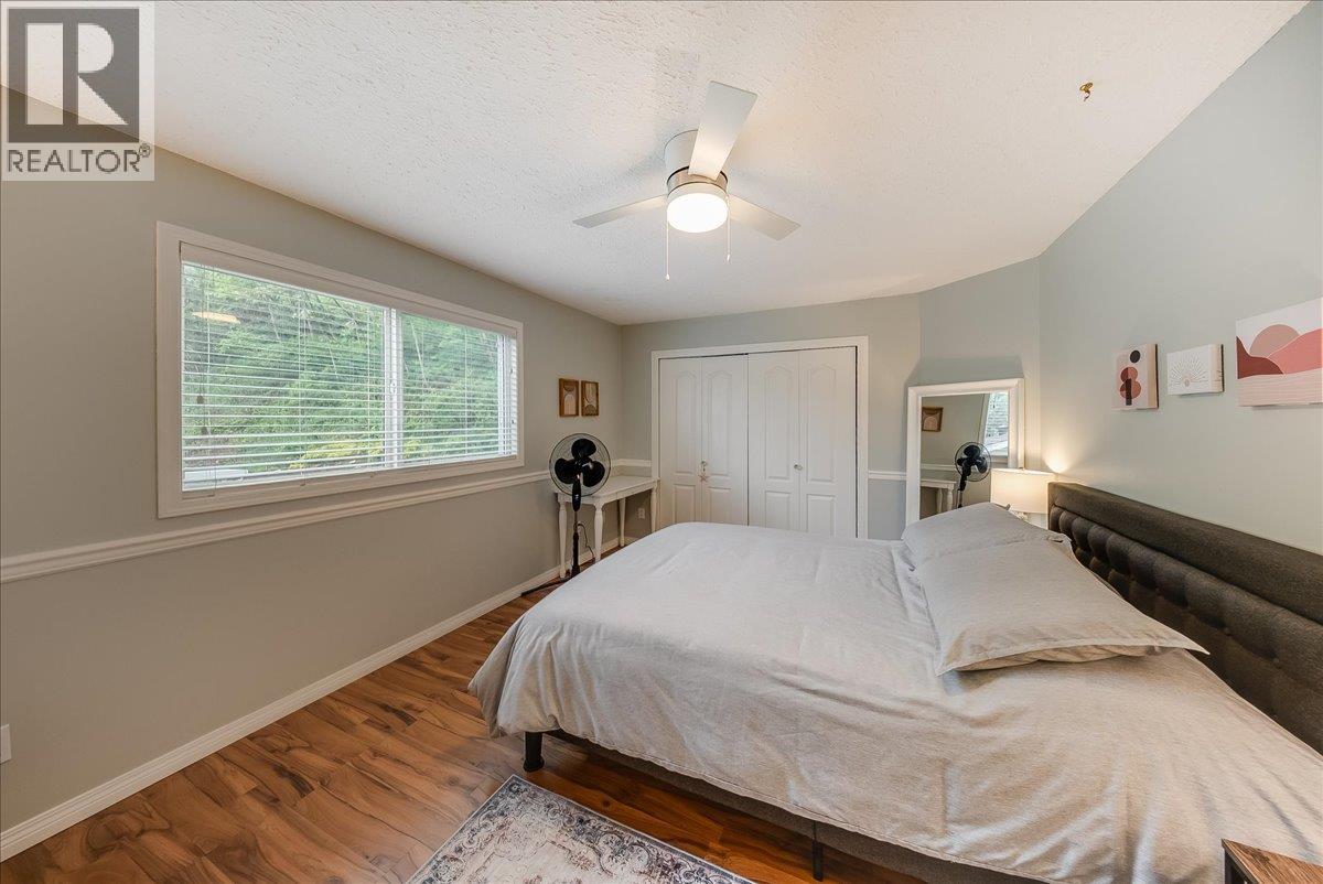 2321 Mcbride Street, Trail, British Columbia  V1R 3A6 - Photo 34 - 10389043