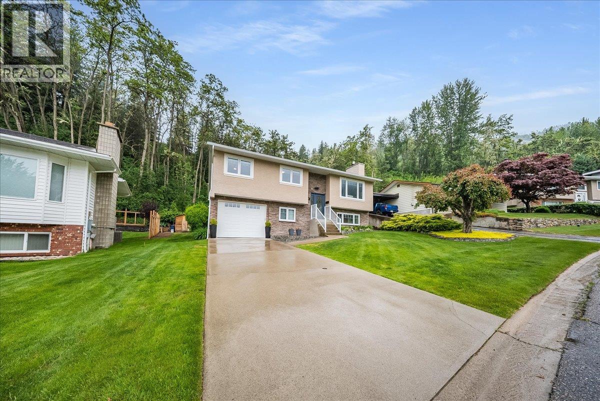 2321 Mcbride Street, Trail, British Columbia  V1R 3A6 - Photo 4 - 10389043