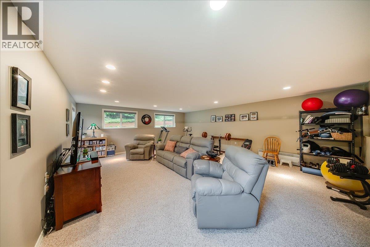2321 Mcbride Street, Trail, British Columbia  V1R 3A6 - Photo 44 - 10389043