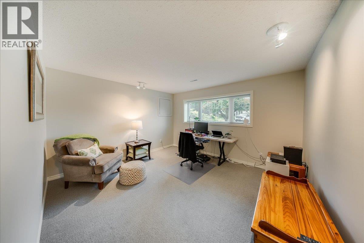 2321 Mcbride Street, Trail, British Columbia  V1R 3A6 - Photo 49 - 10389043