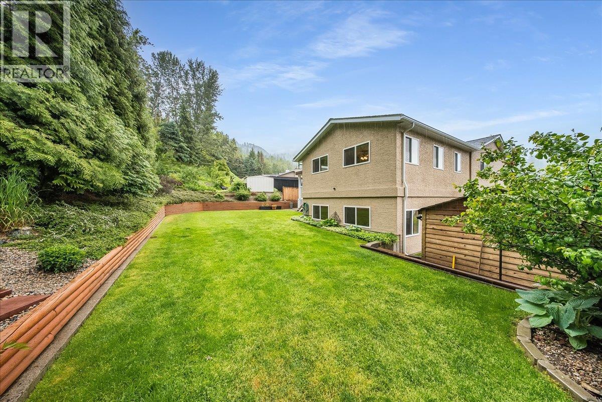 2321 Mcbride Street, Trail, British Columbia  V1R 3A6 - Photo 57 - 10389043