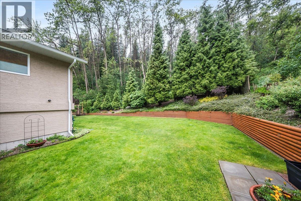 2321 Mcbride Street, Trail, British Columbia  V1R 3A6 - Photo 59 - 10389043