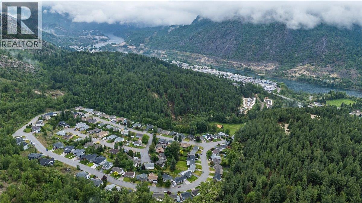 2321 Mcbride Street, Trail, British Columbia  V1R 3A6 - Photo 76 - 10389043