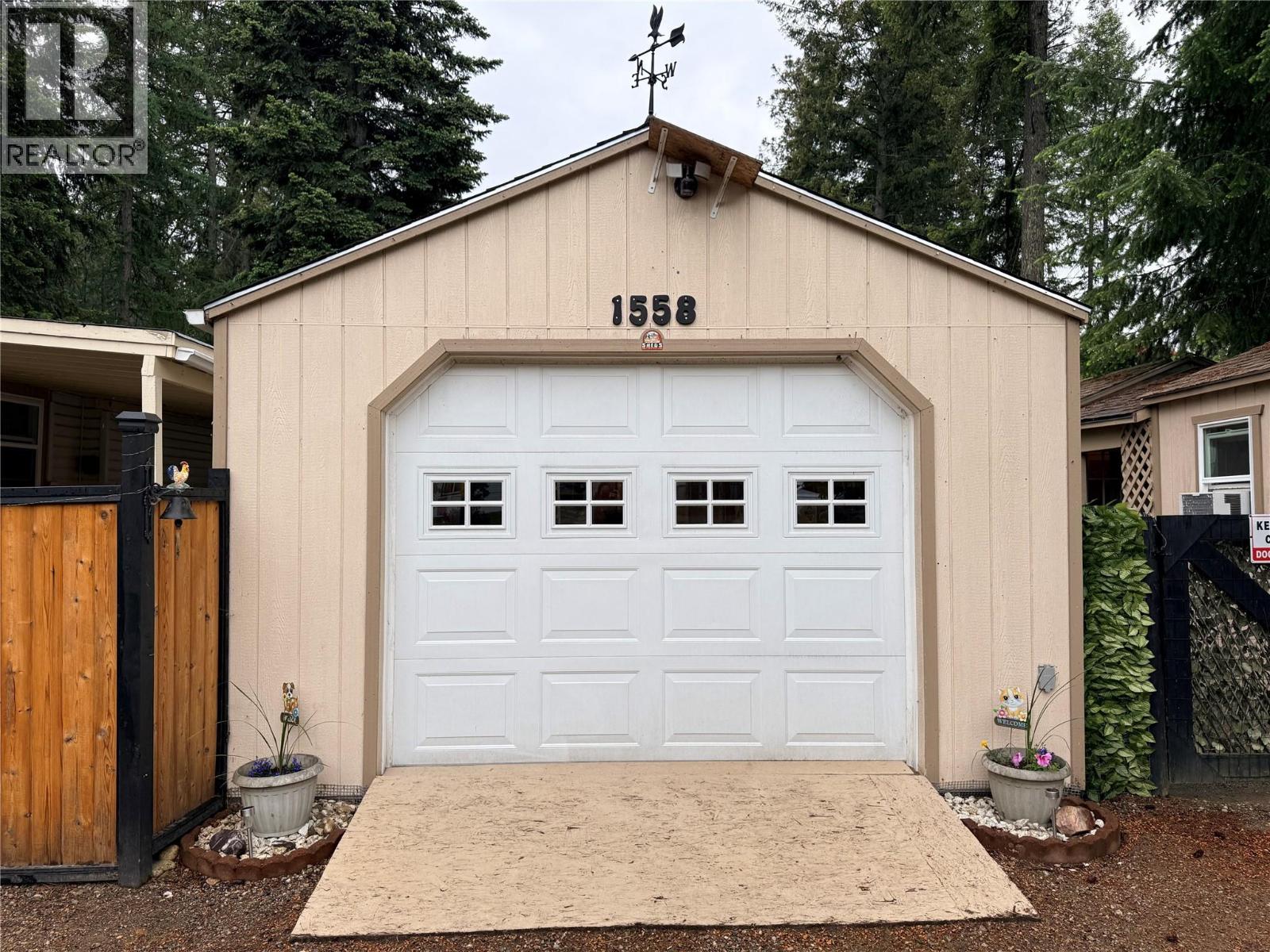 1558 Thompson Road, Christina Lake, British Columbia  V0H 1E0 - Photo 49 - 10389074
