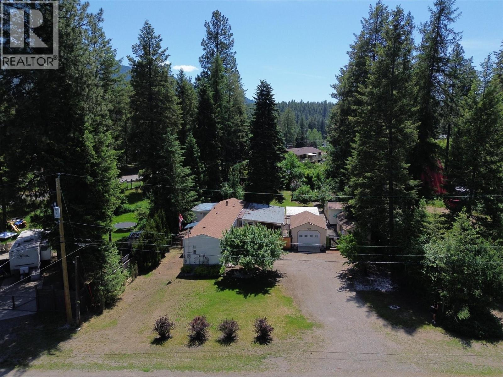 1558 Thompson Road, Christina Lake, British Columbia  V0H 1E0 - Photo 5 - 10389074
