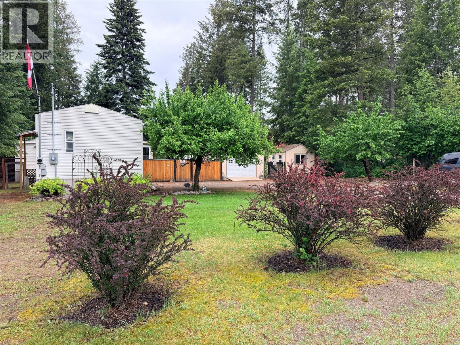 1558 Thompson Road, Christina Lake, British Columbia  V0H 1E0 - Photo 56 - 10389074
