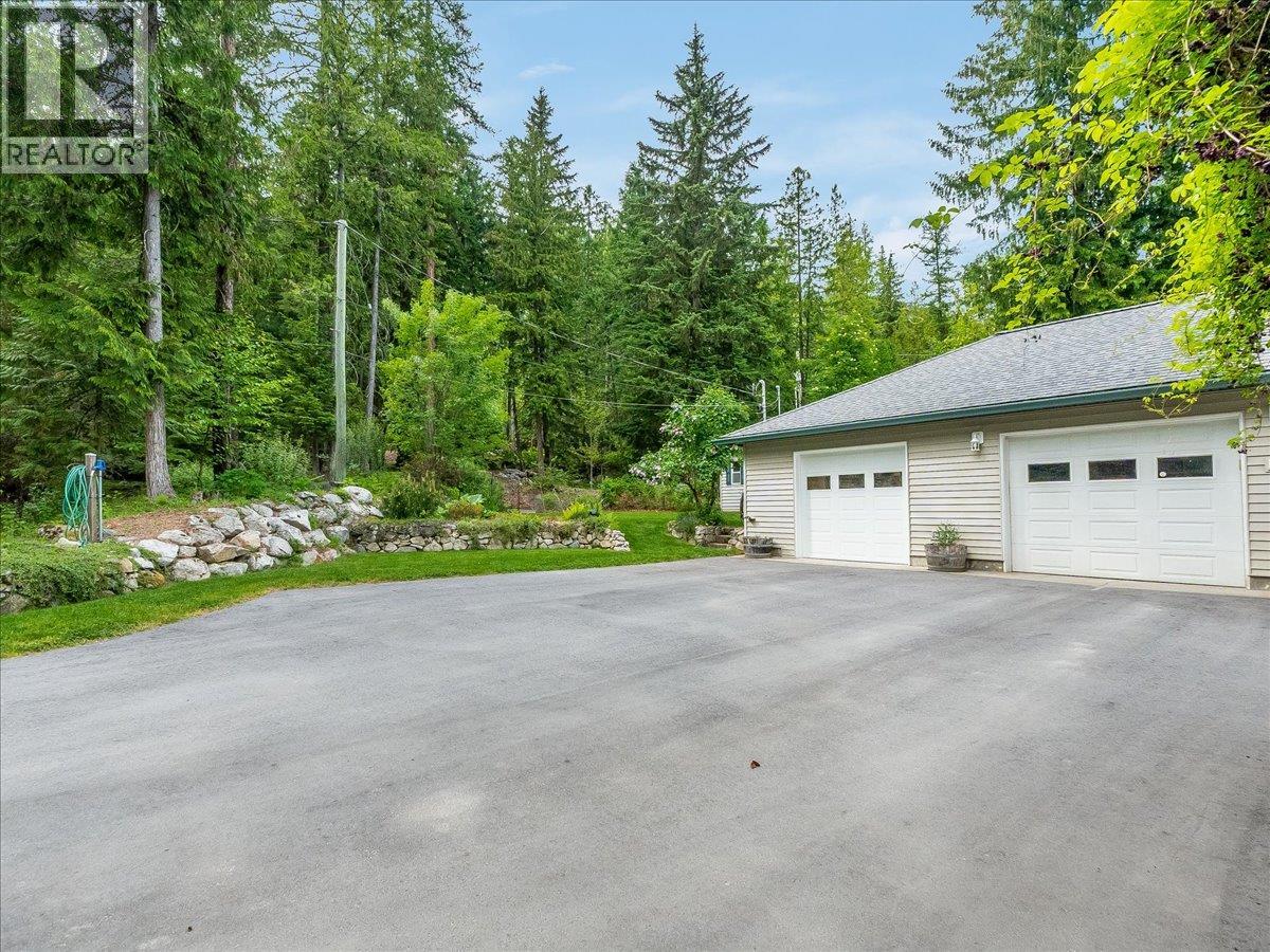 2287 Crystal Springs Road, Nelson, British Columbia  V1L 6K4 - Photo 37 - 10389001