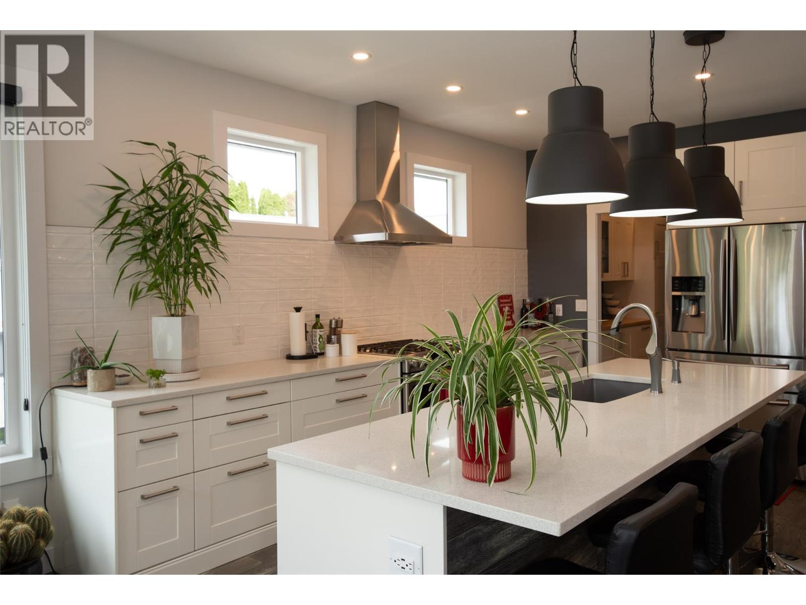 2311 Thornber Street, Summerland, British Columbia  V0H 1Z9 - Photo 11 - 10389250