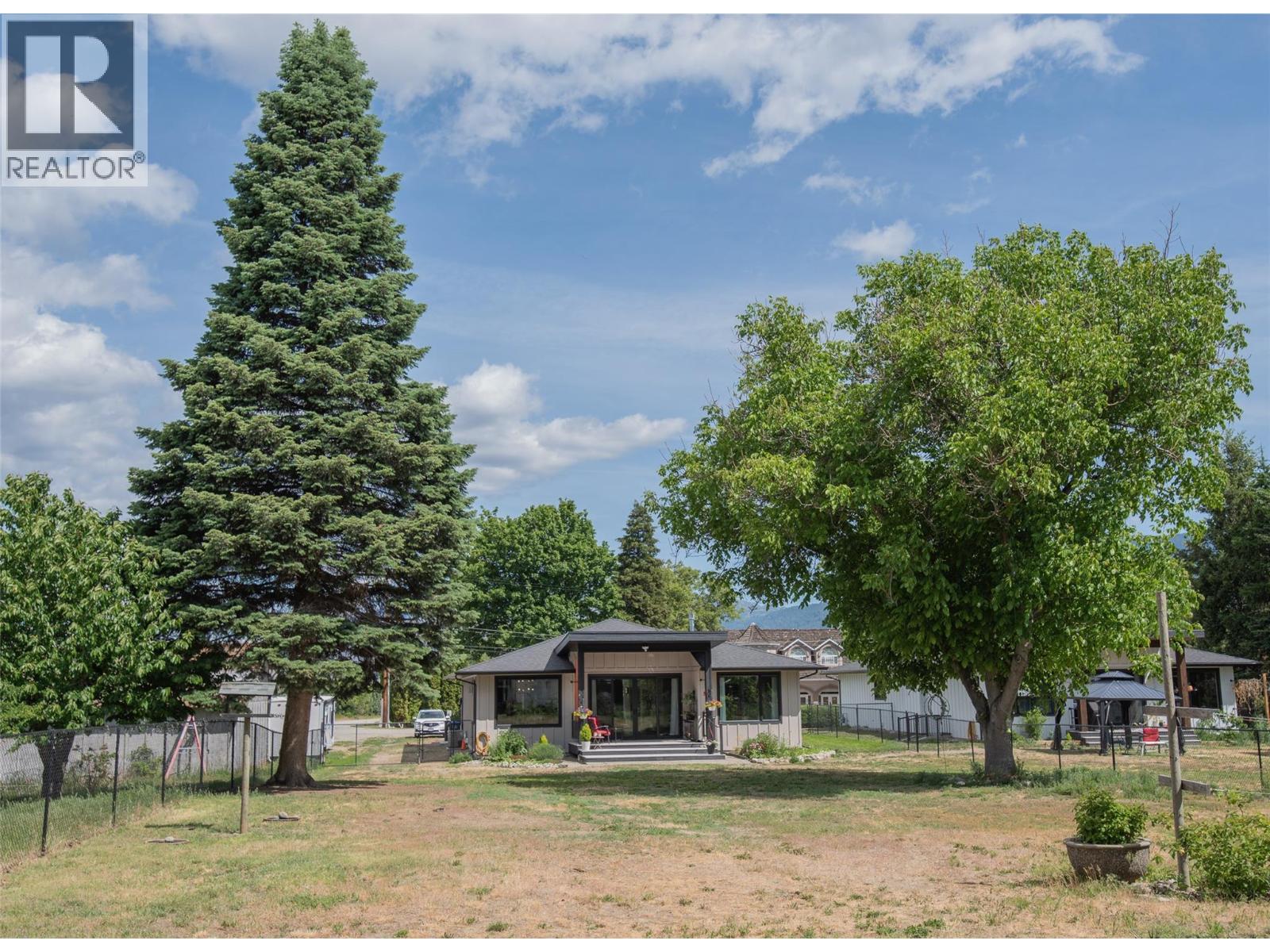 2311 Thornber Street, Summerland, British Columbia  V0H 1Z9 - Photo 3 - 10389250