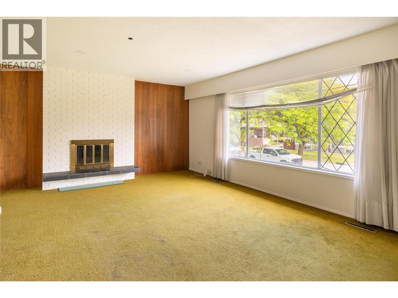 1738 Smithson Drive, Kelowna, British Columbia  V1Y 4E3 - Photo 3 - 10389151
